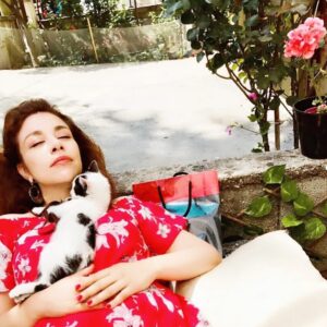Yeşim Ceren Bozoğlu Instagram - Füsun / Hazal / Zümrüt / Nery / Gönül / Melike / Fikriye ..

Ruhumuzu bıraktıklarımız, veya kısaca işler güçler.. 🎥🎬