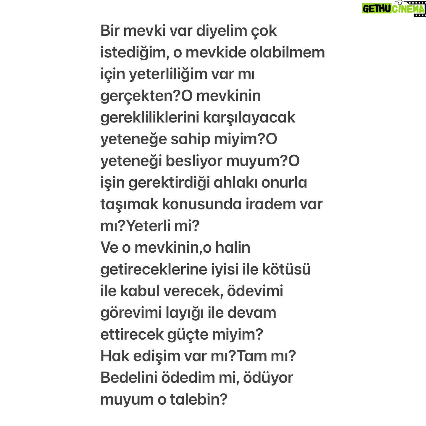 Yeşim Ceren Bozoğlu Instagram - Liyakat üzerine..