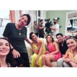 Yeşim Ceren Bozoğlu Instagram – Size bütün kalbimizle ve en içten duygularımızla bir yaz şarkısı söyledik.Birlikte oynamaktan onur duyduğum @oya.basar başta olmak üzere, tüm ekibimin, tüm kardeşlerimin kalplerinden öperim.Sizinle tanışmak, çalışmak ve paylaşmak benim için büyük şans oldu.Sizi seviyorum ♥️
@duygukaracadk 
@nilsuberfinaktas @efekancann @selin.vardarli &
@dogacananafarta 
@eylemoguzzz 
@damdakicocuk 
@efeirvul 
@yasarirvul
