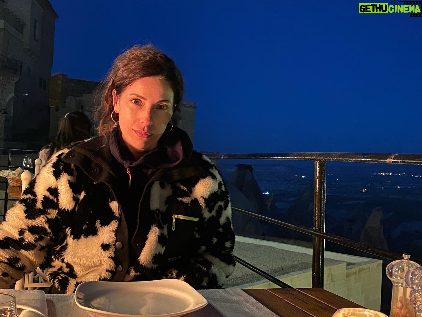Yeşim Dalgıçer - 2.2K Likes - Özü’yle buluşunca parlıyormuş insan 🥰 #nofilter #nomakeup 📸 @ezsorman ❤️