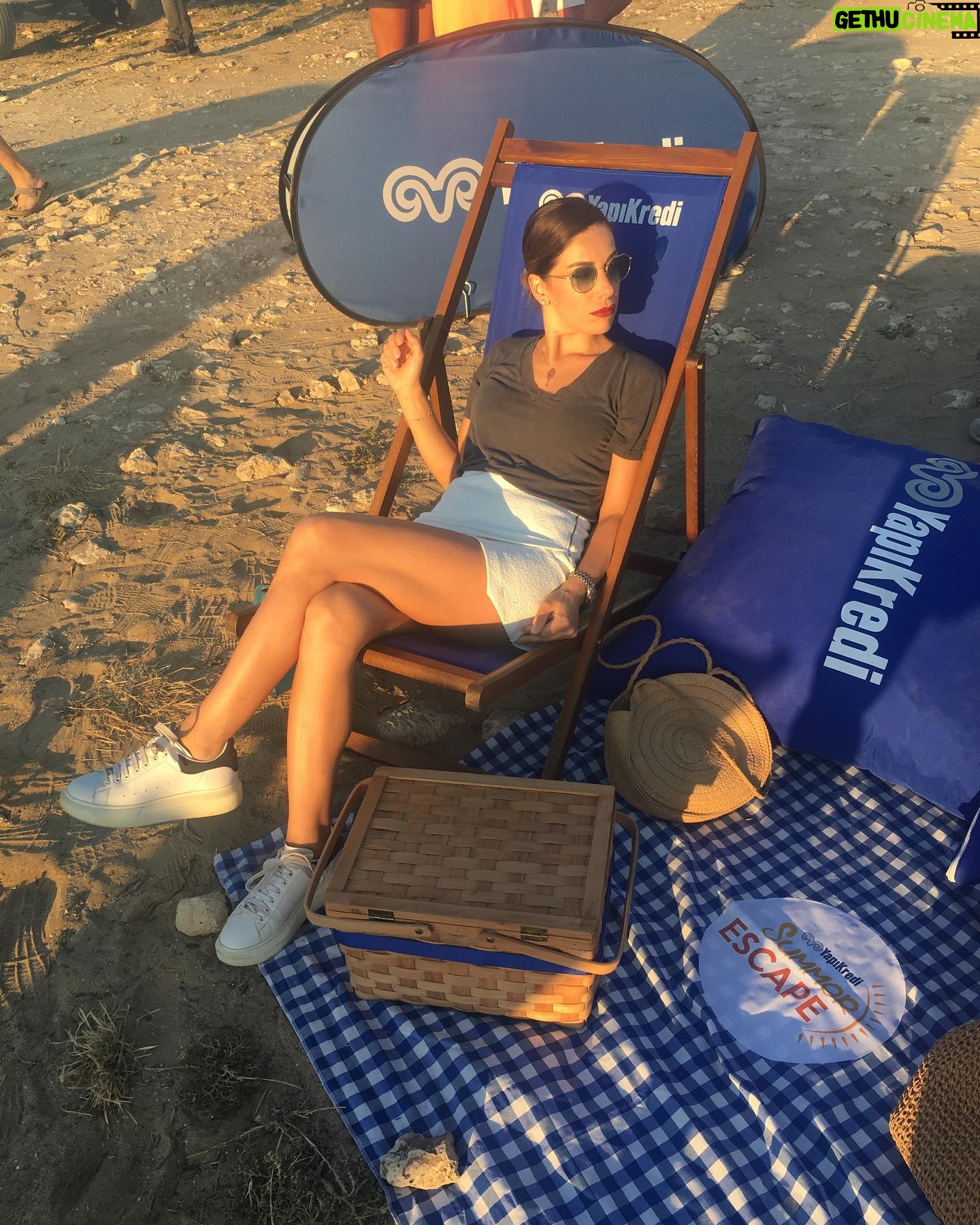 Yeşim Dalgıçer - 5.7K Likes - #Bozcaada #günbatımı #yapıkredisummerescape #sunset @collegeema @yapikredisummerescapetr