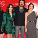 Yeşim Dalgıçer Instagram - Dün gece galası gerçekleşen filmimiz @nasipseolurfilm taze #tbt #14şubat tüm sinemalarda...Bu özel geceye beni hazırlayan @tubaerginofficial a elbisem için çok teşekkür ederim 😍 makyajım için @makyaj_art filizime ❤️🙏🏼 ve saçlarım için @divaskuafor 😊🙏🏼❤️ Çoook teşekkürler