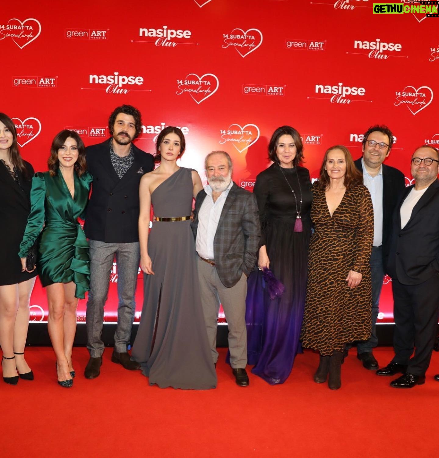 Yeşim Dalgıçer - 4.8K Likes - Dün gece galası gerçekleşen filmimiz @nasipseolurfilm taze #tbt #14şubat tüm sinemalarda...Bu özel geceye beni hazırlayan @tubaerginofficial a elbisem için çok teşekkür ederim 😍 makyajım için @makyaj_art filizime ❤️🙏🏼 ve saçlarım için @divaskuafor 😊🙏🏼❤️ Çoook teşekkürler