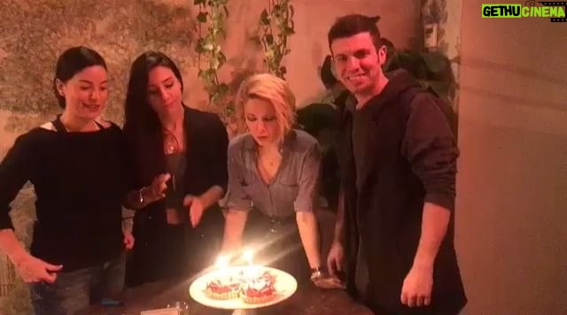 Yeşim Dalgıçer - 2.5K Likes - Biraz gecikmeli ama kutlanmalı 🙈 💙iyiki doğdun canııımmmm 🎂🎁🎉🎊 herşey gönlünce olsun bitanem tüm dileklerimiz kabul olsun 🙏🏼❤️🌹🤗😘 @acelyatopaloglu @serhan_atak @__buketgungordu