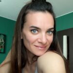 Yelena Isinbayeva Instagram – Психология – часть моей повседневной жизни!
Добиться успеха в спорте, устанавливать мировые рекорды, справляться с успехом, искать мотивацию двигаться дальше – помогает психология!
⠀
Сильные мысли – сильный человек!
⠀
Насколько, от 0-10, каждый из вас знает себя, свои возможности? ( 0-не знаю, 10-знаю на всё 💯)
От 0-10, на сколько вы оцениваете свою жизнь? ( 0-плохо очень, 10-всё шикарно).
⠀
Жду ваших комментариев 🙂
⠀
Psychology is a part of my daily life!
To achieve success in sports, to set world records, to cope with success, to look for motivation to move on-psychology helps!
⠀
Strong thoughts – a strong person!
⠀
How much, from 0-10, does each of you know yourself, your capabilities? ( 0-I don’t know, 10-I know everything💯)
From 0-10, how much do you rate your life? ( 0-very bad, 10-everything is great).
⠀
I am waiting for your comments 🙂
⠀
#isinbaeva#исинбаева#strongmind#psychology#science#психология#наука#study#обучение