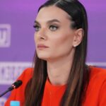 Yelena Isinbayeva Instagram – О чём думаю? 🤔

Ваша версия? 

What I am thinking about?
Your guess? 🤔

#isinbaeva#исинбаева#mood#style#womenpower#eyes#sport