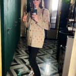 Yelena Isinbayeva Instagram - Выходные выдались чудесные! Погода балует, солнышко, тепло! ☀️☀️☀️ 26 Да, хорошо, там где мы есть 😌 ⠀ Кстати, будете смотреть финал @usopen сегодня, @medwed33 vs @djokernole ?! ⠀ Ваши ставки? 🤞🏻😊 ⠀ It was a wonderful weekend! The weather spoils, the sun, it's warm! ☀️☀️☀️ 26 Yes, well, where we are 😌 ⠀ By the way, will you watch the final of @usopen today, @medwed33 vs @djokernole?! ⠀ Your bids? 🤞🏻😊 ⠀ #isinbaeva#исинбаева#теннис#mood#sport#hereiam#style#weekendvibes