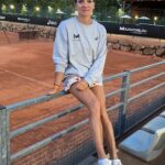 Yelena Isinbayeva Instagram – 🎾Начинаются тренировки у Евы в 07:30.
🎾Подъем в 06:00.
🎾Так как ещё и сыночек рядом, то время беру с запасом.
🎾На завтрак овсянка, обоим, без обсуждения.
🎾Перед тренировкой 15 мин. разминка обязательно. 
🎾3 часа теннис   1.5 часа физическая тренировка. Каждый день физ.тренировка разная. На реакцию и скорость, на силу и ловкость, эстафеты   командная игра, упр. на статику. 
🎾И меня очень радует, что 10-15 мин после какой тренировки, делают упражнение на расслабление и растяжку.
🎾Готовят реальных профессионалов. 
@mouratoglou_tennis_academy ❤️

🎾Yeva’s training starts at 07: 30.
🎾Rise at 06: 00.
🎾Since my son is also nearby, I take the time with a reserve.
🎾For breakfast, oatmeal, for both, without discussion.
🎾Before training, 15 minutes of warm-up is mandatory. 
🎾3 hours of tennis 1.5 hours of physical training. Physical training is different every day. On reaction and speed, on strength and dexterity, relay races are a team game, upr.on static. 
🎾And what makes me very happy is that 10-15 minutes after any workout is a relaxation exercise and stretching.
🎾They train real professionals. 
@mouratoglou_tennis_academy ❤️

#tennis#теннис#исинбаева#isinbaeva#summer#camp#спорт#sport#mood