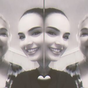 Yeliz Şar Instagram - Anneler günün kutlu olsun olsun biricik annem,sırdaşım,dostum💖karşılıksız tek seven beni benden daha çok düşünen biriciğim iyi ki senin kızın olmuşum sonsuz sevgin için teşekkürler🧿seni çok çok çok seviyorum💖🧿😘