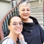 Yeliz Şar Instagram - Anneler günün kutlu olsun olsun biricik annem,sırdaşım,dostum💖karşılıksız tek seven beni benden daha çok düşünen biriciğim iyi ki senin kızın olmuşum sonsuz sevgin için teşekkürler🧿seni çok çok çok seviyorum💖🧿😘
