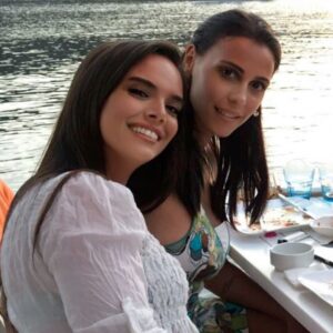 Yeliz Şar Instagram - Yazı seviyorum☺️ @gderya_cavusoglu içimden geldi gece gece❤️