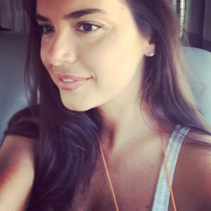 Yeliz Şar Instagram - Günaydınnnnnn😊içimizin sevgi ve huzurla dolacağı hayırlı cumalar dilerim🙏bu arada bu akşam 20.30 Profilo'dayız #abimgeldi bekleriz😊