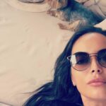 Yeliz Şar Instagram - Canım kızım bizi bırakıp gittiğine hala inanamıyorum..sensizlik çok zor..bana koşulsuz sevilmeyi sevmeyi öğrettin..seni hiç unutmayacağım ve hep çok özleyeceğim…sen muhteşem bir kızdın beni görünce dans etmen,usluluğun,bakışın,oburluğun,tatlılığın…huzur içinde uyu Mia bal küpüm💗🙏