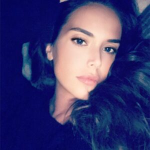 Yeliz Şar Instagram - Yorgun..uykusuz..