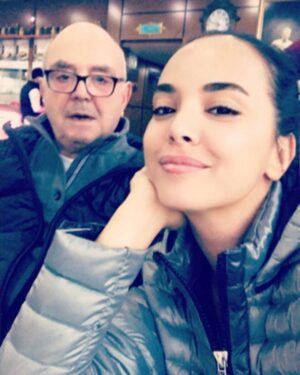 Yeliz Şar Instagram - Herşeyim..söyleyecek çok şey varken hiçbirşey söyleyemek..ne zormuş babasız babalar günü...babalar günün kutlu olsun dünyam..huzurla uyu🙏