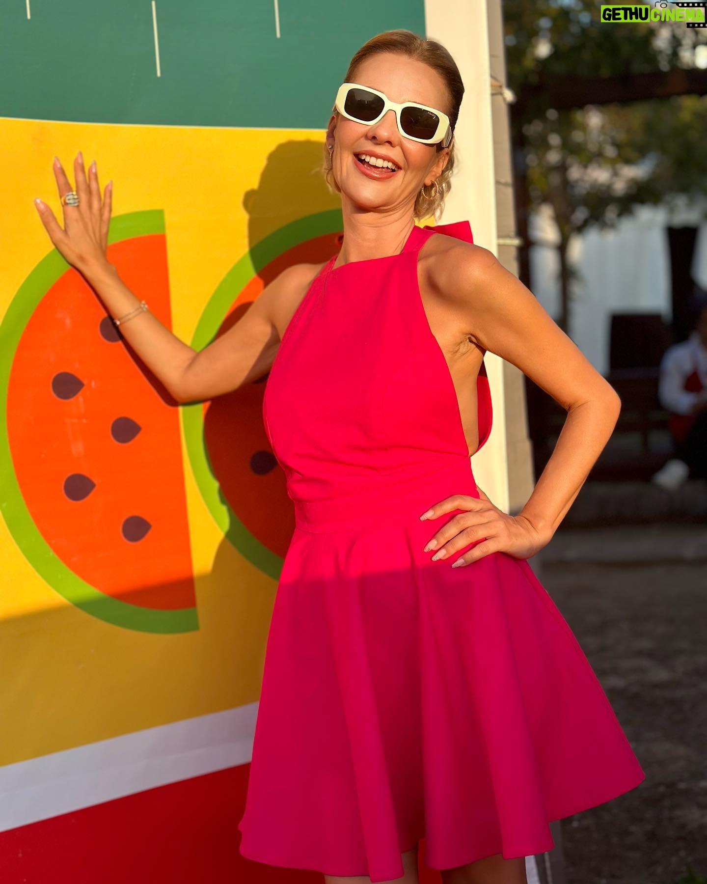 Yeliz Doğramacılar Instagram - Pembeler aşkına 💖 Uluslararası Lezzet Festivalinde 2️⃣ Gün 🌸 @sofaratelier 👗 @nazsfashion 👠 @navetbyersin 💎 @ulasetike 👩🦳 @makeupmeryemuyan 💄 @goldenblackadana 👸🏼 @elbikayhan 💕 @tobeyou___ 💃
