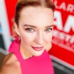 Yeliz Doğramacılar Instagram - Pembeler aşkına 💖 Uluslararası Lezzet Festivalinde 2️⃣ Gün 🌸 @sofaratelier 👗 @nazsfashion 👠 @navetbyersin 💎 @ulasetike 👩‍🦳 @makeupmeryemuyan 💄 @goldenblackadana 👸🏼 @elbikayhan 💕 @tobeyou___ 💃