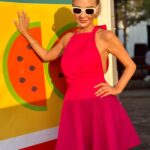 Yeliz Doğramacılar Instagram - Pembeler aşkına 💖 Uluslararası Lezzet Festivalinde 2️⃣ Gün 🌸 @sofaratelier 👗 @nazsfashion 👠 @navetbyersin 💎 @ulasetike 👩‍🦳 @makeupmeryemuyan 💄 @goldenblackadana 👸🏼 @elbikayhan 💕 @tobeyou___ 💃