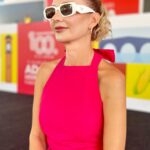Yeliz Doğramacılar Instagram - Pembeler aşkına 💖 Uluslararası Lezzet Festivalinde 2️⃣ Gün 🌸 @sofaratelier 👗 @nazsfashion 👠 @navetbyersin 💎 @ulasetike 👩‍🦳 @makeupmeryemuyan 💄 @goldenblackadana 👸🏼 @elbikayhan 💕 @tobeyou___ 💃