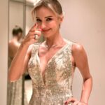 Yeliz Doğramacılar Instagram – 💛🥂💫🎤

Takılarım : @aydin.altunbuken 
  @tuajewelry 
Saç : @ulasetike 
  @ozhankeles 
Makeup : @makeupmeryemuyan 
Elbisem : @daisymdaa 
Cilt bakımı : @goldenblackadana