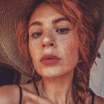 Yeliz Kuvancı Instagram - Bu aksam @kanald ‘de ‘sadakatsiz’ izleyecekler?🙋🏼‍♀️ Alkışı duyup ihaneti goruyoruz. bazi seyler yaptik ama bir sorun neden yaptik:) #sadakatsiz