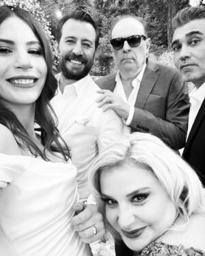 Yeliz Kuvancı Instagram - Madem birinci olduk, biraz setten fotoğraf ? 🙋🏼‍♀️🤍🥳 

#sadakatsiz