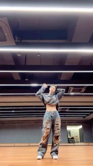 Yeoreum Instagram - 🙌

#여름 #YEOREUM #여름이었다☀ #WJSN #우주소녀 #EL7ZUP #엘즈업 #TAEYONG_TAP