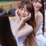 Yi-Ruei Chen Instagram - 回頭一看， 只有「真心」，最珍貴。 以現在的科技，任誰都會有好看的皮囊， 漂亮的臉蛋，完美的身材。 未來什麼東西都能AI， 搞不好以後會變AI啦啦隊性感聯萌， 台上的小可愛們都零破綻，不流汗， 甜美溫柔活力都是100分， 可是這樣的公仔可以複製千千萬萬個， 真心，一人只有一顆。 如果你的真心沒有遇上真心， 別氣餒， 只是頻率不同， 喂了老半天，電話依然雜訊， 總要有人掛掉通話。 你的訊號一定會再響起 先準備好能接通的自己。 願每個人的真心，都被溫柔以待。