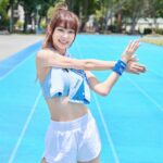 Yi-Ruei Chen Instagram - 📢Yoooo！夏天又有新挑戰，今年我將擔任2024寶礦力路跑大使💪 第六屆寶礦力路跑POCARI SWEAT RUN將於10/5開跑啦！ 📅報名時間：5/20~8/9 🔗 報名網址：https://reurl.cc/MO0774 繼上次挑戰了福島的5K路跑後，這次我要跟大家一起挑戰4K💪有沒有人要報名跟我一起跑的呀！？🤩 🏃🏻今年一樣有分『實體 線上』兩種跑法，4K/10K/21K三種組別自由選擇：實體在大佳河濱公園舉辦，線上則自選場地/路線，並在指定時間內完賽。 這是我第一次以大使身份參加的路跑，興奮又緊張之餘，也要開始訓練了！ 炎炎夏日要來了，補充水分及電解質是必要的。幸好有寶礦力水得陪我，給我專業級的補水力。寶礦力是各大馬拉松賽事的補給站飲料，成分接近人體水分，補水效果又好又快，真的解身體的渴💧 今年寶礦力路跑的主題是【六年祭】，報名就送超值又好看的物資：紀念T恤🎽、折疊環保杯🥤、運動踝襪🧦、帆布包、運動方巾，以及GASTBY抗菌溼紙巾、撒隆巴斯舒緩小禮、摩曼頓優惠卷、SOYJOY大豆營養棒、MATCH瑪綺機能氣泡飲等好禮。今年還有特別的客製獎牌🏅，除了能刻指定姓名外，五人還能湊成完整拼圖🧩比賽當天也會有各種表演和拍照區，重現熱鬧祭典氛圍，一定要一起來感受🥳有太鼓及阿波舞，當然還有我！為你應援💪 🌎特別提醒！今年的寶礦力路跑友善愛地球，改以環保杯方式進行補給，當天一定要記得攜帶💙寶礦力環保杯💙，才能盡情享受現場無限量供應的寶礦力補給呦！ 這次為了讓跑友能更安心參賽，寶礦力還推出4K、10K的『賽前訓練營』，讓好運跑班專業教練陪你一起練習，新手也不用怕！活動當天也邀請Nike Run Club的專業配速團隊、Nike Training Club教練 我🤩和你一起暖身及收操。21K跑友完賽，現場有機會體驗壓王運動按摩，為你解放身體痠痛，舒緩肌肉筋膜！ 賽後還有豪華抽獎，有機會得到Apple Watch Series 9、Air Pods Pro 2、3M 升級版防蟎涼夏被、柏克金燒肉屋日本和牛F1雙人套餐、樂扣樂扣微笑騎士不鏽鋼隨行杯、NIKE後背包、Line points 500點等🤤 💙🩵大家快點下報名網址，10/5一起和我參加最藍、最歡樂又專業的寶礦力路跑🏃🌞 今年一起熱血一夏吧💦 @pocarisweat_tw #寶礦力路跑 #PocariSweatRun #六年祭 #寶礦力水得 #每滴汗都挺熱血的