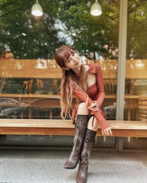 Yi-Ruei Chen Instagram - 黑色情人節快樂🖤
I’m Your Baby monster 😉

-
昨日活動造型：
Dress: @yuyu_active
Accessories: @recoverydesign @cloud_by_cloud
Stylist: @stylistlun716
Hair: @i_carlllll