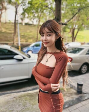 Yi-Ruei Chen Instagram - 黑色情人節快樂🖤
I’m Your Baby monster 😉

-
昨日活動造型：
Dress: @yuyu_active
Accessories: @recoverydesign @cloud_by_cloud
Stylist: @stylistlun716
Hair: @i_carlllll