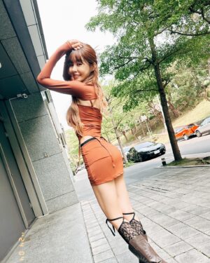 Yi-Ruei Chen Instagram - 黑色情人節快樂🖤
I’m Your Baby monster 😉

-
昨日活動造型：
Dress: @yuyu_active
Accessories: @recoverydesign @cloud_by_cloud
Stylist: @stylistlun716
Hair: @i_carlllll