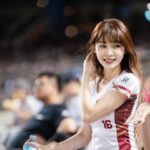 Yi-Ruei Chen Instagram - 今年在一開季就滿滿的應援， 終於體會了「全職啦啦隊」的感覺💦 好累唷 哈哈哈哈哈哈哈哈 姊姊我的腰啊～～～～～還堪用 多年來一直邊兼差 在外接一些零工、打雜貼補家用😛 遇到機會就去嘗試&突破看看 努力不要被當ㄍ花瓶 圖一 我自己製造的仙女之靈魂髮絲 產生的氛圍感大片 看來我真的蠻適合當花瓶ㄉ 好想當個不會酸痛流汗的花瓶 今年終於沒有外務可以好好在球場上班！ 繼續努力當花瓶pro max 最近滑社群 特別喜歡看到各隊啦啦隊員們的照片跟影片 真是賞心悅目 還會含有綜藝娛樂成份 總是逗樂了私下宅女I人我 宅女叡表示： 啦啦隊女孩們可以說是 顏值在線多種風味 身體真d強壯 耐摔耐操抗寒抗曬 冷凍火烤風味皆好👍😋