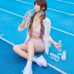 Yi-Ruei Chen Instagram - 大家都知道我是個活動量偏大的女孩紙🏂⚾️💃 尤其前陣子想將休賽期間養多的肉肉減下來，運動和練舞的量加倍！！最重要是一定要補充水份、代謝才會好👍👍👍 我的習慣是盡量一天喝至少2000c.c.的水量，除了補充水份之外，如果在喝水的時候也可以一併補充到身體所需要的鎂，那就一舉兩得了✌🏼 #悅氏鎂日補給 喝水補鎂30mg！ 尤其鎂又是我們日常、運動時所需，但人體沒辦法自行製造的礦物質，在喝水過程中補充，還會促進代謝喔！ 來來跟我一起養成喝水的好習慣，調整體質、營養補給，當個健康的水美眉/水男子吧💪🏼💪🏼💪🏼 #悅氏 #鎂日補給 #鹼性水 #就是要鎂 #日常補水 #運動補水