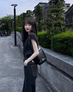Ying-Xuan Ge Instagram - 最近看到很喜歡的一句話： 「兩個靈魂，不會偶然相遇。」 🖤