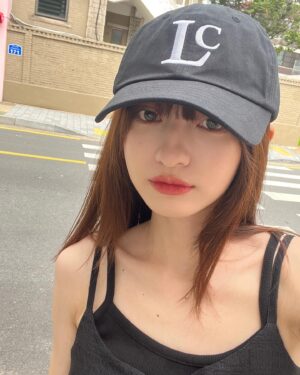 Ying-Xuan Ge Instagram - 🖤