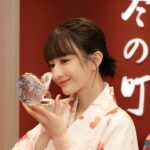 Ying-Xuan Ge Instagram - 還沒辦法飛日本 只能先在台灣過過癮 這個週末 #資生堂東京櫃 在新光南西舉辦日式祭典活動 宛如將日本冬日祭典原汁原味搬到台灣😍 #東京女子力冬之町 現場設計四大打卡區可以讓大家體驗拍照 🔸風味釣水球區 滿滿的水球裡裝有 怡麗絲爾 x 心機彩粧 的明星品 只要現場釣起多少水球 好禮就能直接都帶走 🔸繪馬互動許願區 可以自己手繪出獨一無二 專屬繪馬許下2023新年心願 🔸日式祭典打卡區 最喜歡這區的設計 還有可愛的糖葫蘆及扇子等拍照小物 現場還有專業攝影師駐點 拍攝並印製出美照帶回家 🔸明星品體驗區 #膠原蛋白保養專家 怡麗絲爾 & #日本冠軍底妝霸主 心機彩粧 經典明星品及新品自助體驗 只要參加就贈香氛掛片2片 滿$3500贈印花樂日系手腕提袋 任意消費贈澎彈美妝滿$5500贈印花樂日系瓷盤2件組 趕快報名參加！ 活動時間 2022/12/9-2023/2/19 @elixirtw @maquillagetw