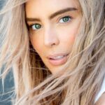 Yoanna House Instagram - 📸 fresh 🧼 NEW headshot by @scott.teitler who shot my 1st test for ANTM submission 😙 📸 fresco NUEVA headshot de @scott.teitler, quien disparó mi primera prueba para el envío de ANTM 😙