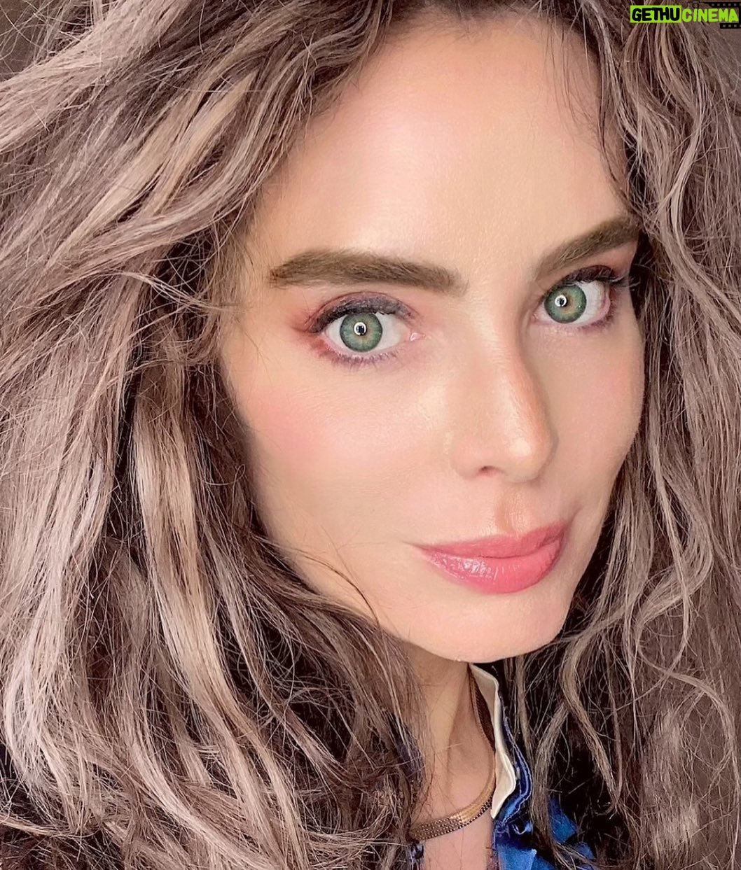 Yoanna House Instagram - 🦋🦋 Insta Magic by @ryonkonig what’s your favorite makeup trend? #Diormakeup#Fresh Skincare @zoskinhealth @smoochesbysara @theamaramedspa