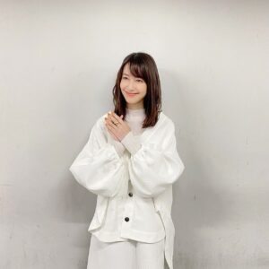 Yôko Moriguchi Instagram - .
.
本日、プレバト俳句に
出演させていただきます！
今回のプレバトは前回のタイトル戦で見事優勝の森迫永依ちゃんに続く特待生候補の皆さんが御出演。
あたくしもウカウカしておれんのです！！
. 
 #プレバト
 #俳句
 #名人昇格試験
 #今回の兼題はつまずく
 #難しいよお
.
お衣裳
@lephil_official

アクセサリー
@blanciris_official