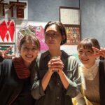 Yoko Maki Instagram – お陰様で昨日、無事
舞台「パラサイト」初日迎えられましたー！
初日に来てくださった方ありがとうございます😊
少し長丁場になりますが、大好きな人達に囲まれて❤️最後まで安全に駆け抜けます💪