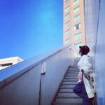 Yoko Maki Instagram – 中卒の頭をフル回転させたら
私の足や手は5,6本くらい生えて来そうよ　I know I’m crazy about job
#ブルーロック　#2枚目バチラくんの真似　#ブラボーもすこし待って
