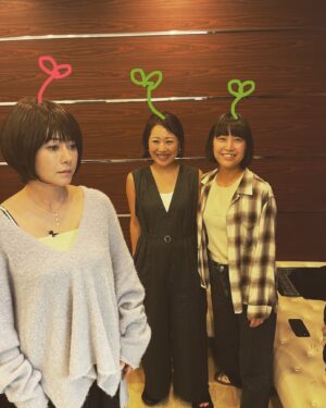 Yoko Maki Instagram - 一緒に写真とろー♡って言ったのに、
遠近法使われて、突然視界から2人がいなくなった赤ピクミン