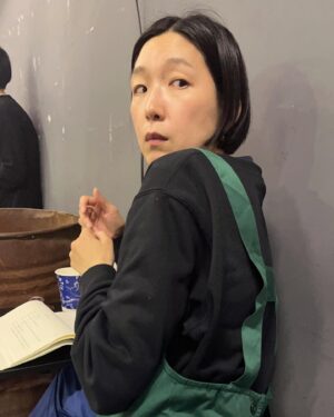 Yoko Maki Instagram - お久しぶりですー❤️
パラサイト稽古中。
#江口のりこ  #パラサイト舞台