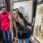 Yola Berrocal Instagram - Trabajo realizado para la Pintora de hiperrealismo Bárbara Pérez (@attrezzo.es ), un trabajo realizado con bolígrafo marrón y negro, y dándole unos toques de textura. Esta exposición se realizó en la tienda que tiene en #madrid el famoso diseñador @felixramirooficial y que acompañaron personalidades como @yolaberrocal y @michaelterlizzi86 “Origen”que asi se llama la exposición no deja indiferente a nadie y hace reflexionar sobre nosotros y el dia a dia. #AnimalWildlife #Animal #Hanging #Room #Togetherness #FormalWear #Indoors #groupofpeople #pintura #arte #art #painting #artist #artwork #drawing #artista #dibujo #paint #artgallery #illustration #watercolor #hiperrealismo #boligrafo #color #pintora