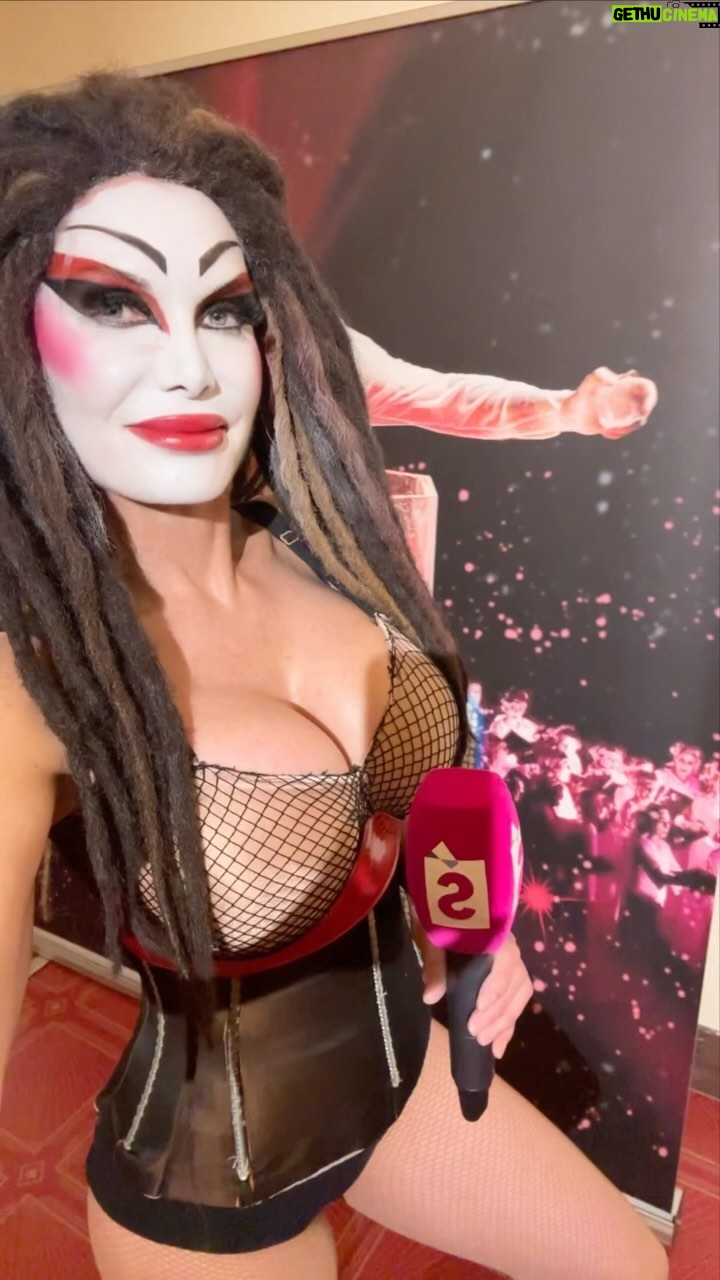 Yola Berrocal Instagram - Este fin de semana en @socialitet5 reportaje en el musical “Carmina Burana” Teatro Nuevo Apolo