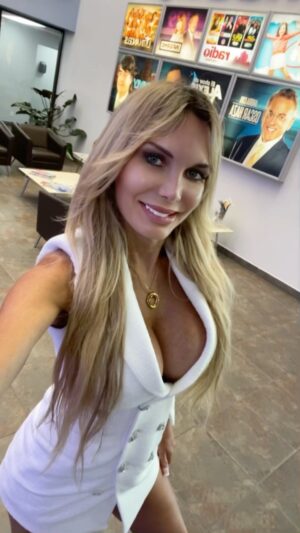 Yola Berrocal Instagram - Hola Yolista hoy estaré en “El Show de Teresa” en MegaTV desde Miami.
Hora de Miami 🇺🇸 a las 19h y hora de España 🇪🇸 a la 1:00h lo puedes ver en directo por la web de MegaTV.