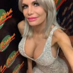 Yola Berrocal Instagram - ¡ #Yolista comienza cada día hablando con DIOS, cuando despiertes, estará esperando oír tu voz! ¡ Bendiciones #Yolistas ! 🙏 💜 Agradecimiento por el vestido a mi bellísima prima @pradocondado y peluquería a @carchepeluqueros #carchepozuelo 💜💜 Yolista tarts every day talking to GOD, when you wake up, he will be waiting to hear your voice! Blessings 💜 #Yolista inizia ogni giorno a parlare con DIO, quando ti svegli, aspetterà di sentire la tua voce! Benedizioni 🙏 💜 #yolaberrocal #SiempreShei 💜 #enformaconyola #yolita #yolamolamil🔝