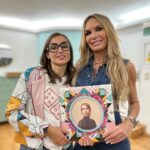 Yola Berrocal Instagram - Yola Mola 1000, de eso no había duda, pero madre mía, lo vuestro es fuerte. Estáis comprando a topor este disco que ha cumplido ya 8 añitos y que por fin tiene su vinilo en el que hemos replicado el diseño de aquel CD tan majo con todas sus portadas y una extra con la María Zahara de casi 40. Ya sabéis que podéis reservarlo en vuestra tienda favorita y el próximo 1 de diciembre estará ya en todas partes ✨