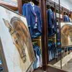 Yola Berrocal Instagram - Trabajo realizado para la Pintora de hiperrealismo Bárbara Pérez (@attrezzo.es ), un trabajo realizado con bolígrafo marrón y negro, y dándole unos toques de textura. Esta exposición se realizó en la tienda que tiene en #madrid el famoso diseñador @felixramirooficial y que acompañaron personalidades como @yolaberrocal y @michaelterlizzi86 “Origen”que asi se llama la exposición no deja indiferente a nadie y hace reflexionar sobre nosotros y el dia a dia. #AnimalWildlife #Animal #Hanging #Room #Togetherness #FormalWear #Indoors #groupofpeople #pintura #arte #art #painting #artist #artwork #drawing #artista #dibujo #paint #artgallery #illustration #watercolor #hiperrealismo #boligrafo #color #pintora